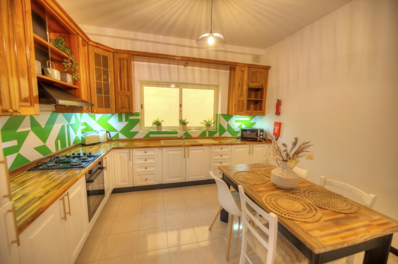 Beautifully Furnished Seafront 4 Bedrooms Goslm-4 Sliema Exterior foto
